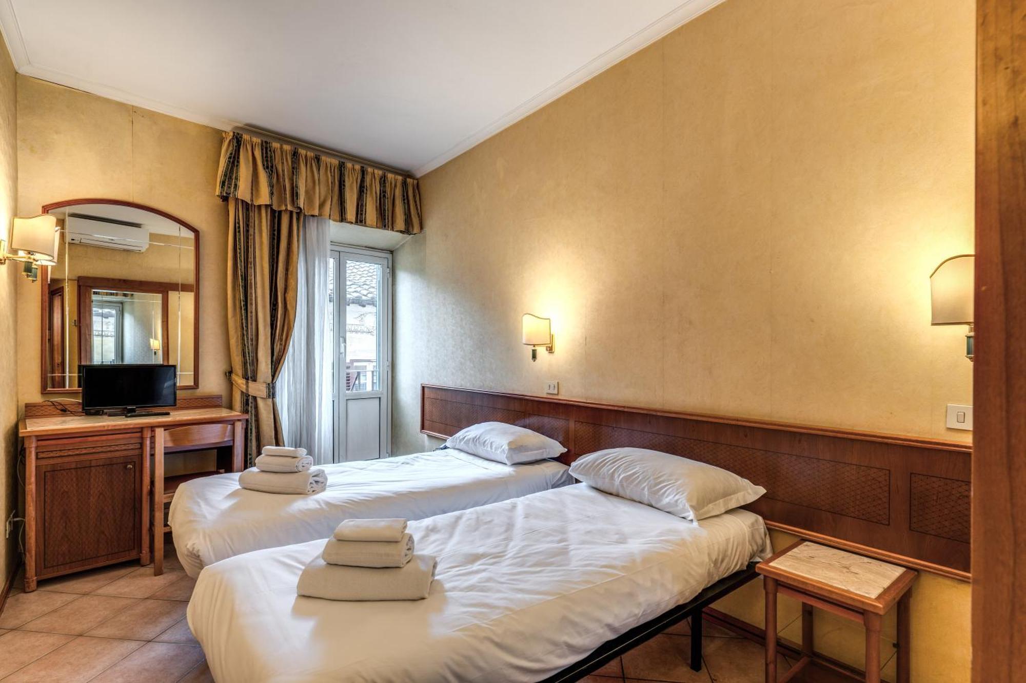 Hotel Pomezia Rome Bagian luar foto