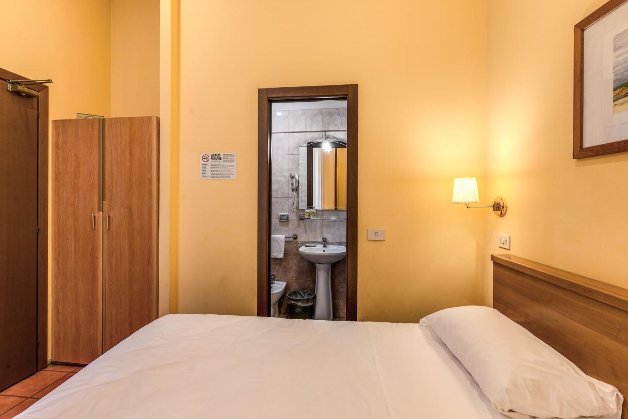 Hotel Pomezia Rome Bagian luar foto